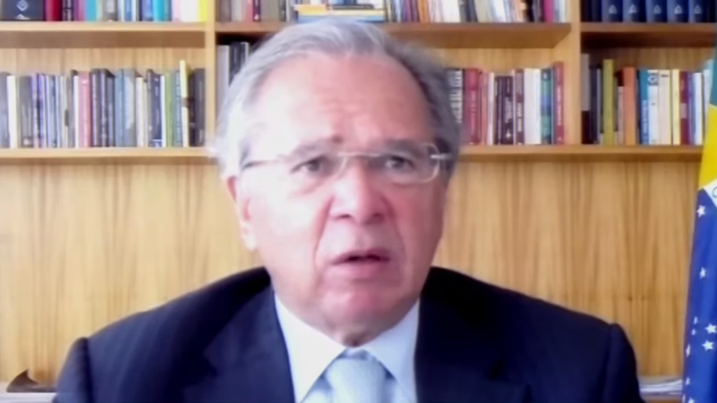 O ministro da Economia,  diz que não pode pagar internet para professores e alunos sem cometer crime de responsabilidade fiscal.