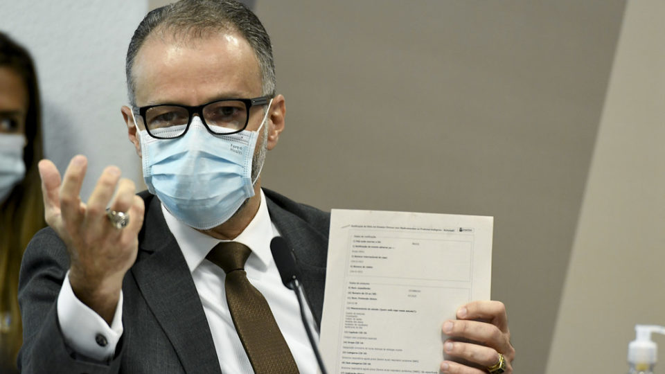 Barra Torres mostrou que Anvisa “é a favor da ciência”, diz presidente da CPI Diretor-presidente da Anvisa, Antonio Barra Torres, se posicionou de forma contrária ao que prega Bolsonaro no combate à pandemia.