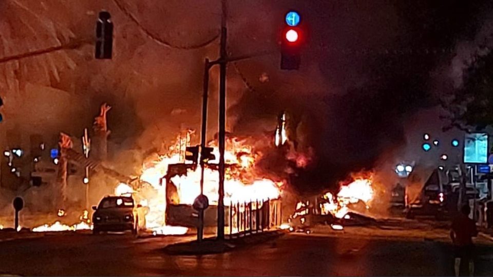 Israel, Gaza e a hipocrisia da esquerda brasileira Foguete lançado pelo Hamas da Faixa de Gaza atingiu ônibus em Holon, nos arredores de Tel Aviv, segundo forças israelenses, em 11 de maio.