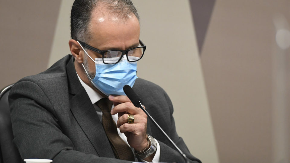Anvisa diverge de Bolsonaro. Vacinação de gestantes com AstraZeneca é suspensa. PF pede para investigar Dias Toffoli Antonio Barra Torres, diretor-presidente da Anvisa, em depoimento à CPI da Covid.