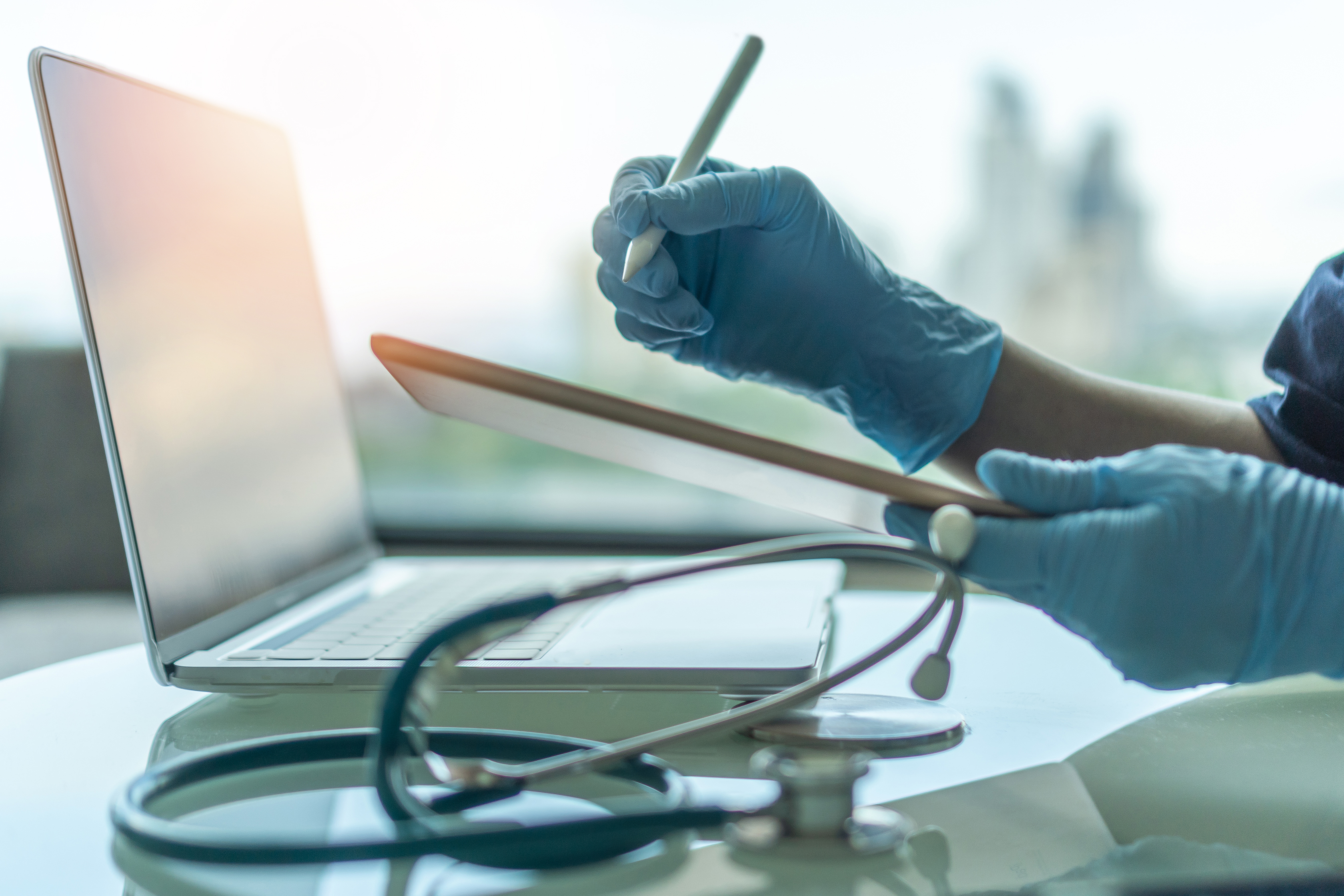 Startups da área de saúde estão ajudando a combater a pandemia com tecnologia.