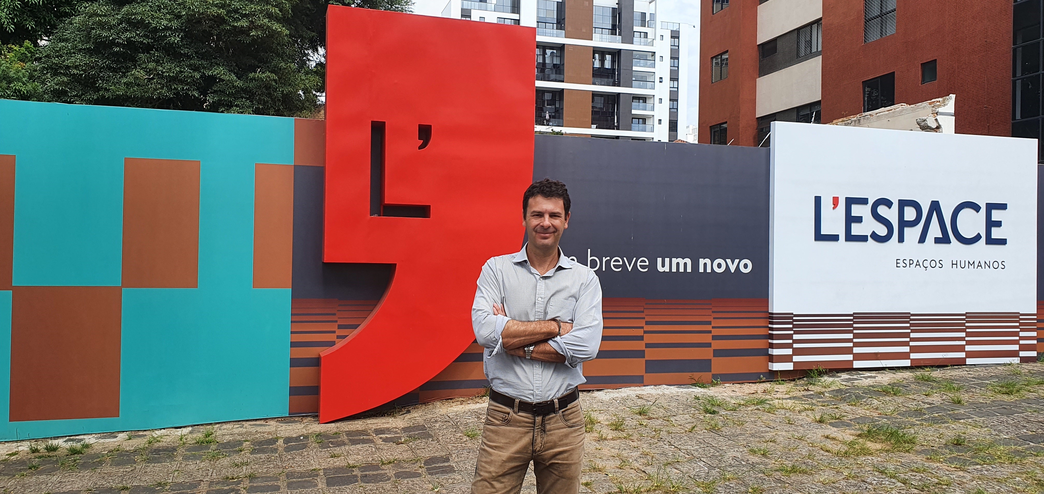 Alexandre Dely mergulhou em estudos etnográficos longuíssimos para descobrir as novas necessidades dos empreendimentos. Alexandre Dely mergulhou em estudos etnográficos longuíssimos para descobrir as novas necessidades dos empreendimentos.