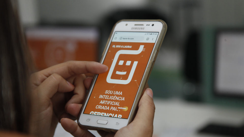 Laura: startup que coloca IA nos hospitais recebe R$ 10 milhões Robô Laura