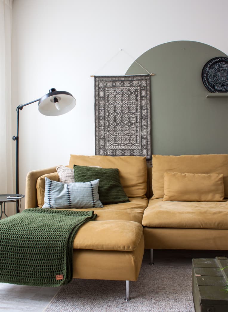 Círculos dão destaque à parede e complementam a decoração. Círculos dão destaque à parede e complementam a decoração.