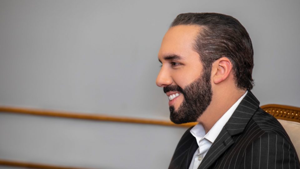 Como vender um país O presidente de El Salvador, Nayib Bukele