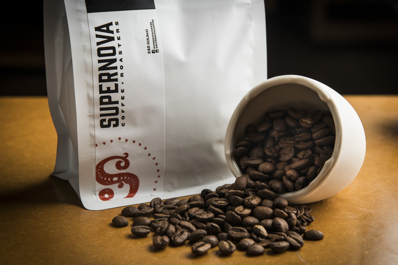 A Supernova é uma das cafeterias de Curitiba que trabalham com o café do Norte Pioneiro. Foto: Letícia Akemi/Gazeta do Povo A Supernova é uma das cafeterias de Curitiba que trabalham com o café do Norte Pioneiro. Foto: Letícia Akemi/Gazeta do Povo