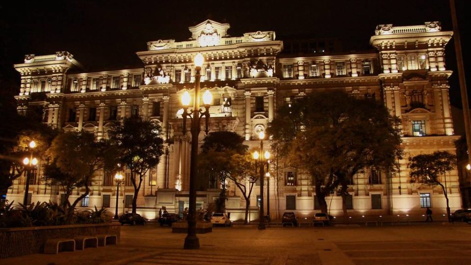 TJ de São Paulo passa a exigir vacina contra Covid-19 para acesso de trabalhadores TJ de São Paulo passa a exigir vacina contra Covid-19 para acesso de trabalhadores.
