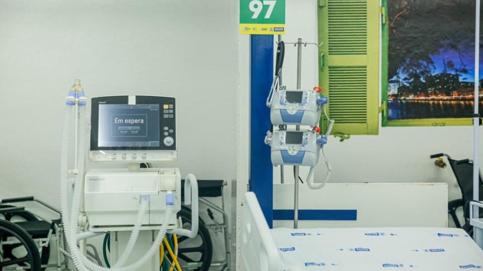 Casa de eventos que furou lockdown terá de comprar respirador para hospital Empresa terá de doar um respirador, no valor de R$ 87 mil, ou o equivalente em dinheiro, para a rede municipal de saúde de Birigui (SP).