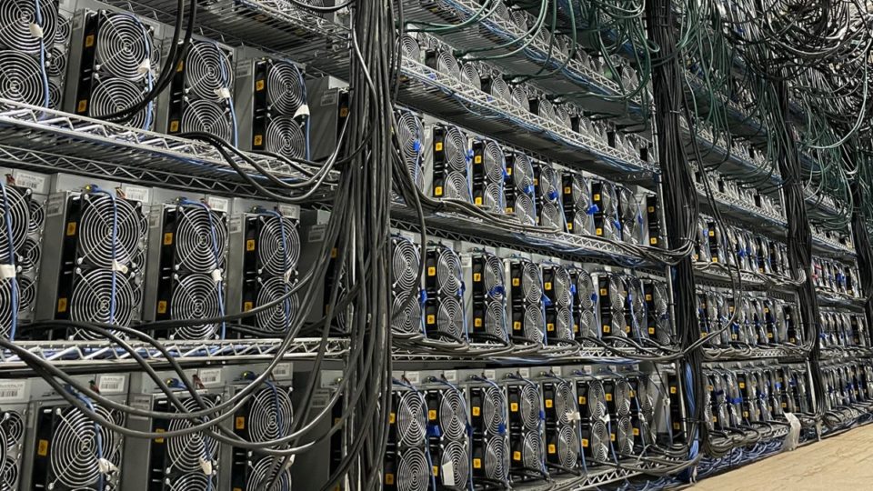 CEO de exchange sugere a Elon Musk estudar sobre mineração de Bitcoin
