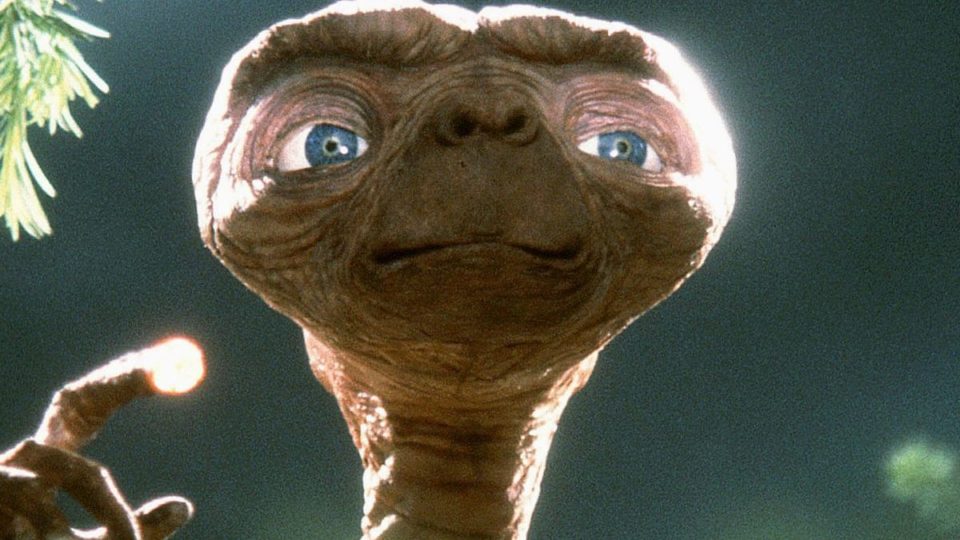 Disco pirata, disco invasor Cena de "ET - O Extraterrestre".