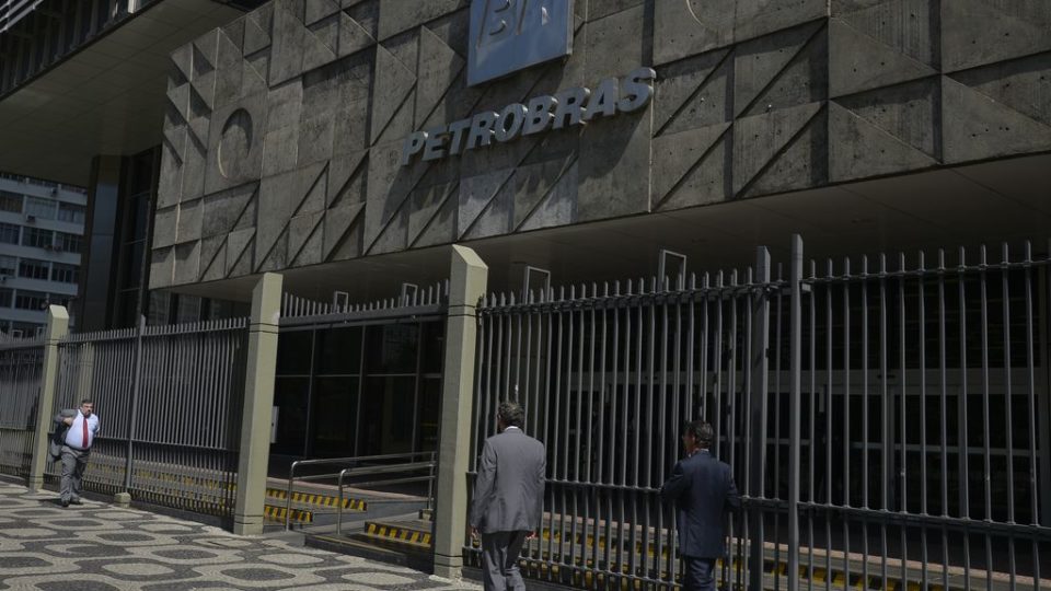 A importância dos programas de compliance na nova Lei de Licitações Edifício sede da Petrobras, no centro do Rio de Janeiro: empresa aprimorou a governança e investiu em compliance após o escândalo de corrupção descoberto pela Operação Lava Jato.
