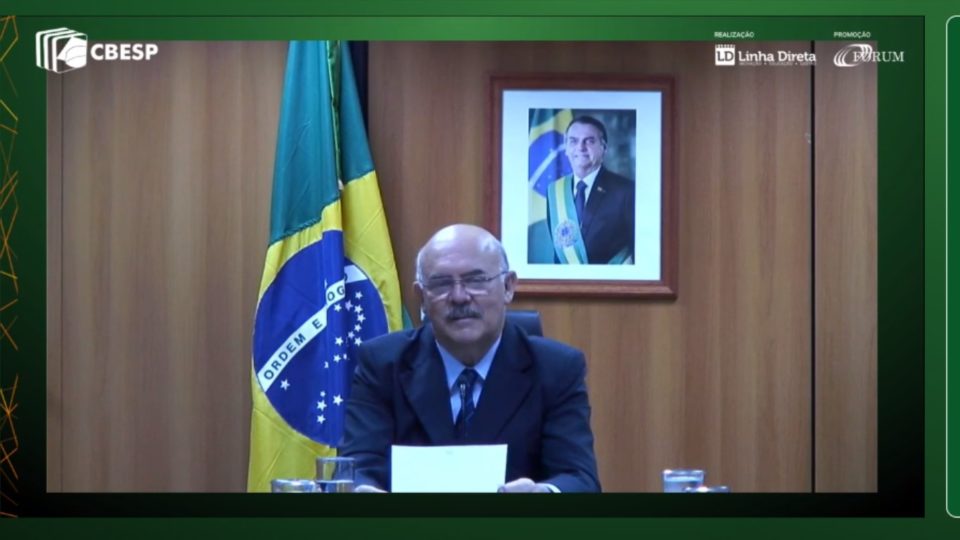 “Nossas crianças e jovens precisam das escolas abertas”, defende Milton Ribeiro O ministro da Educação, Milton Ribeiro, defendeu o retorno das aulas presenciais.