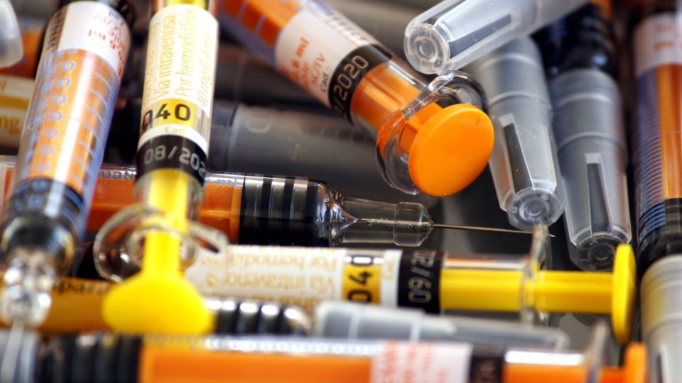 Cloro: o discreto, mas essencial, agente de combate à Covid e outras doenças Além de ser usado no tratamento da água, o cloro está presente na composição de medicamentos, tubos e PVC e outros itens da indústria. (Pixabay)