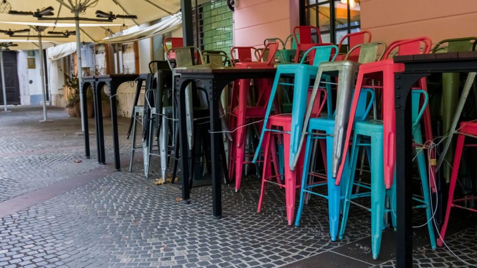 Restaurantes temem pela volta das restrições mais rígidas em Curitiba restaurante fechado