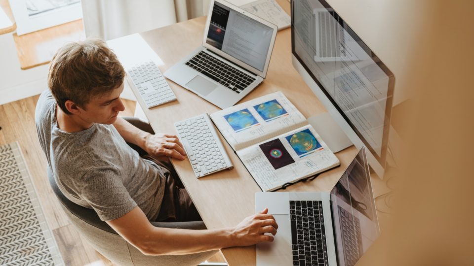 Tecnologia, confiança e talento: as chaves do século digital tecnologia trabalho remoto