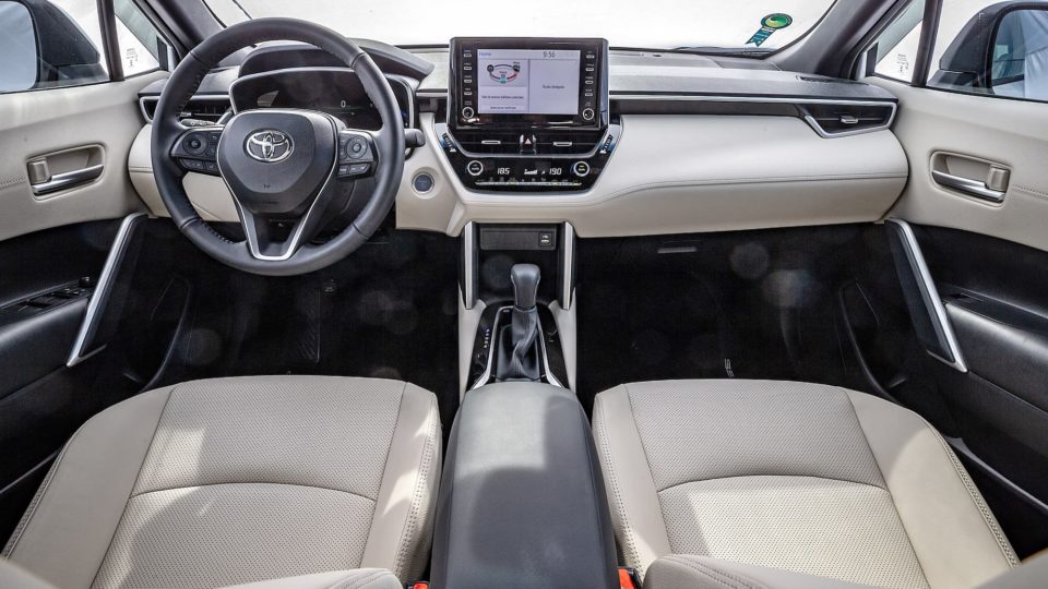 Interior do Toyota Corolla Cross