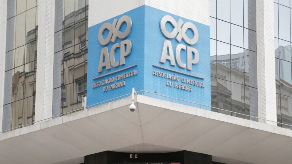Associação Comercial do Paraná organiza carreata contra medidas restritivas de Curitiba Associação Comercial do Paraná.