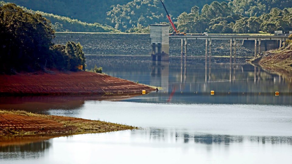 Seca histórica, conta inflacionada, risco de apagão: a nova crise no setor elétrico crise-hidrica