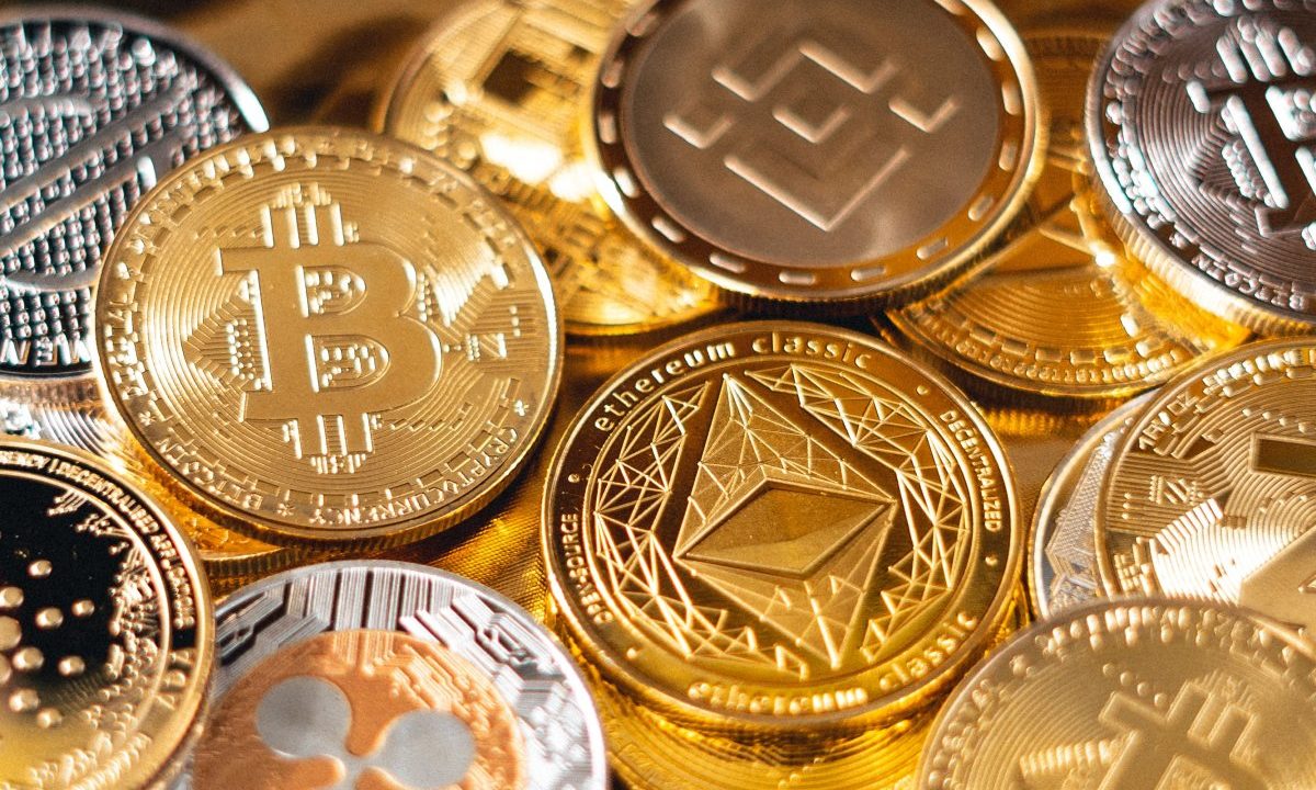 XP lança fundo de previdência de criptomoedas com a Hashdex