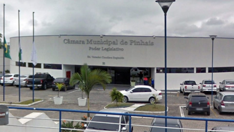 Em operação contra fraude eleitoral, PF faz busca em endereços de vereador de Pinhais Câmara de Pinhais
