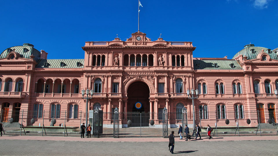 Argentina é a economia do G20 que mais vai demorar para se recuperar da pandemia, estima OCDE Argentina é a economia do G20 que mais vai demorar para se recuperar da pandemia, estima OCDE