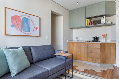 Apartamento pequeno de 32 m² encanta pelas soluções sóbrias e inteligentes Flat no Panamby, em São Paulo, teve layout todo alterado pelo escritório STAL Arquitetura, comandado pelas arquitetas Alessandra Pinho e Stella Pinheiro.