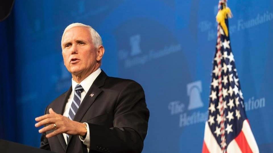 “Os Estados Unidos não são um país racista”, diz Mike Pence em discurso a republicanos “Os Estados Unidos não são um país racista”, diz Mike Pence em discurso a republicanos