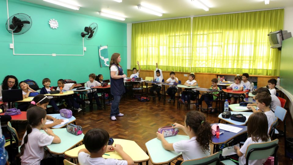 Curitiba abre processo seletivo para professores Os aprovados serão lotados nas escolas municipais da capital paranaense