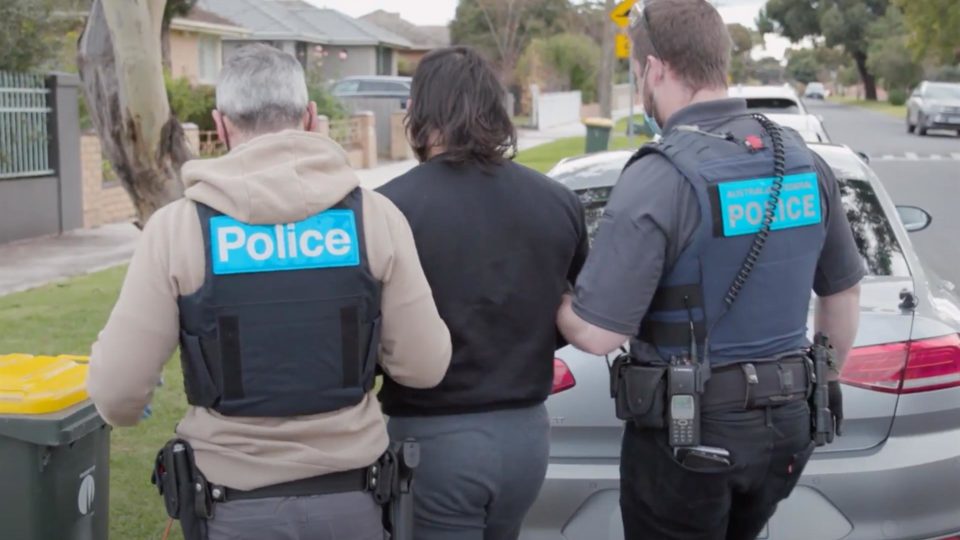 Anom: Como o FBI prendeu mais de 800 criminosos usando um aplicativo de mensagem Prisão em Thornhill Park, Victoria, Austrália, como parte de uma operação global contra o crime organizado transnacional