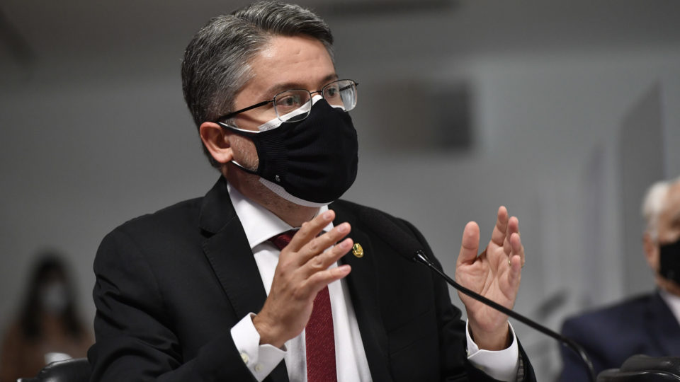 Senador aciona STF para obrigar Bolsonaro a provar suposta fraude nas urnas O senador Alessandro Vieira (Cidadania-SE)