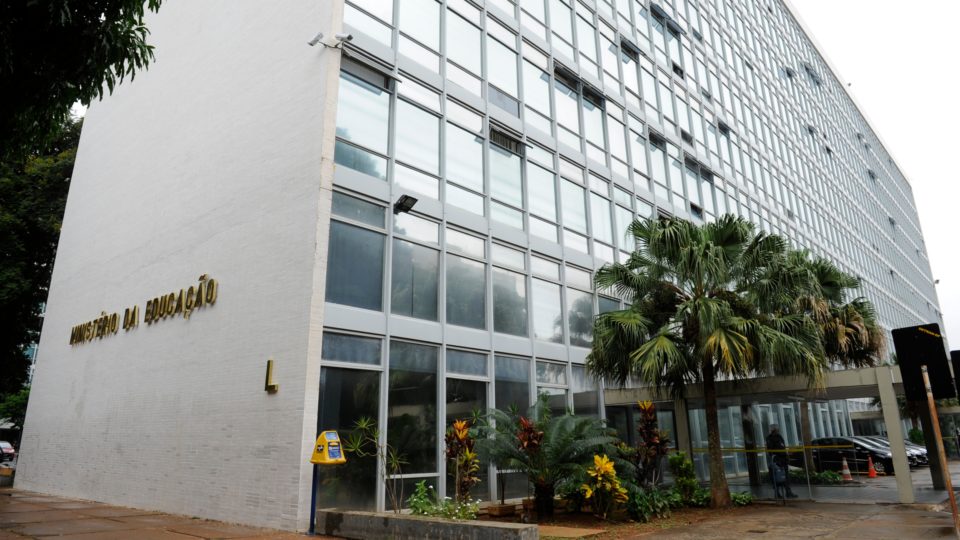 Governo desbloqueia R$ 3,1 bilhões do Orçamento; Educação tem maior valor liberado Em valores absolutos, o Ministério da Educação foi o maior beneficiado pelo desbloqueio.