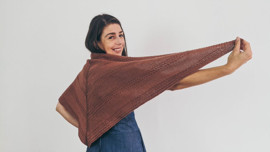Iris Alessi cria suas próprias receitas e ensina as pessoas a fazê-las. Iris Alessi cria suas próprias receitas e ensina as pessoas a fazê-las.