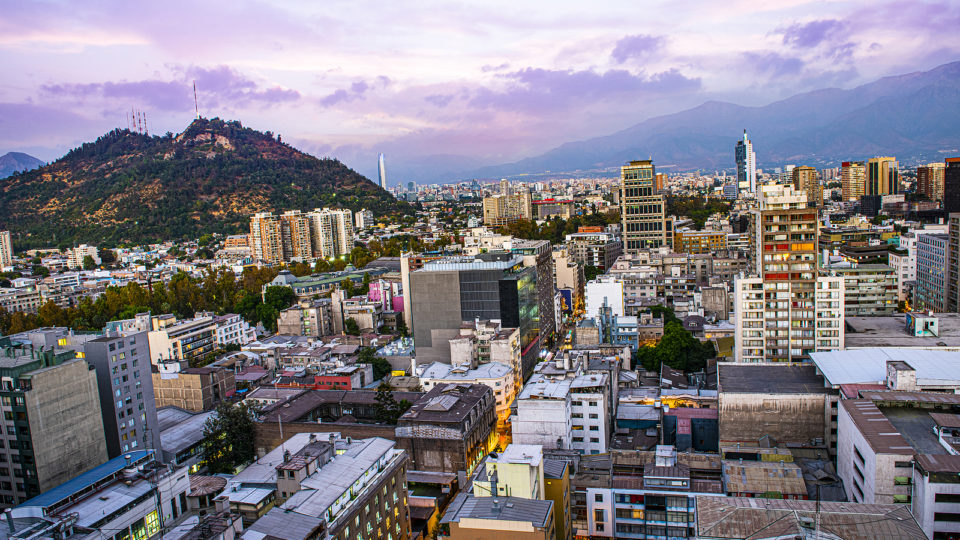 Chile anuncia quarentena total em Santiago a partir de sábado A Região Metropolitana de Santiago, capital do Chile, voltará à quarentena total para conter contágios do coronavírus