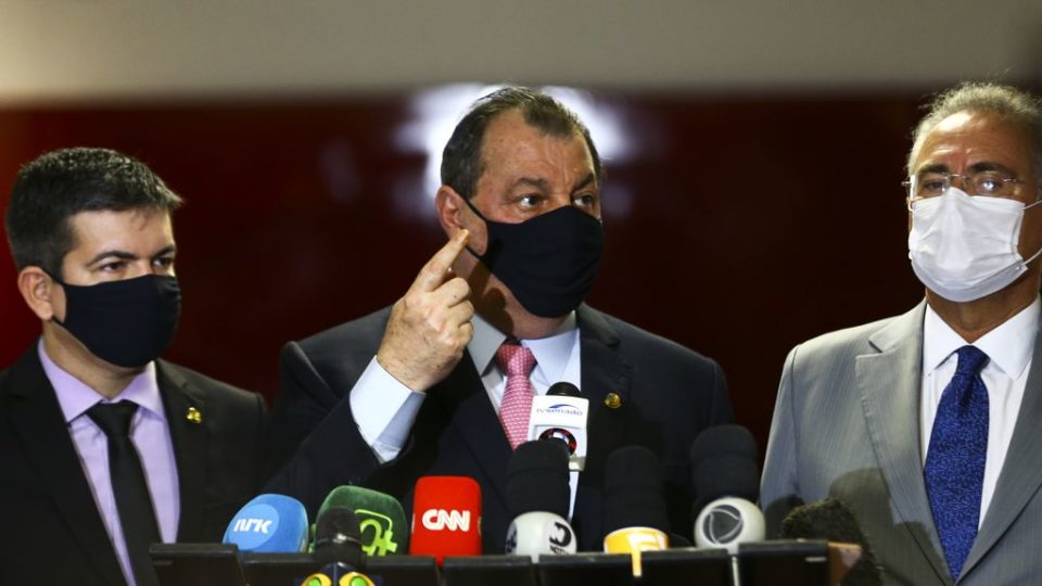 Renan Calheiros desperta em mim os instintos mais primitivos. E isso não é bom o prazer do diabo está em fazer com que lutemos contra ele usando suas armas diabólicas.