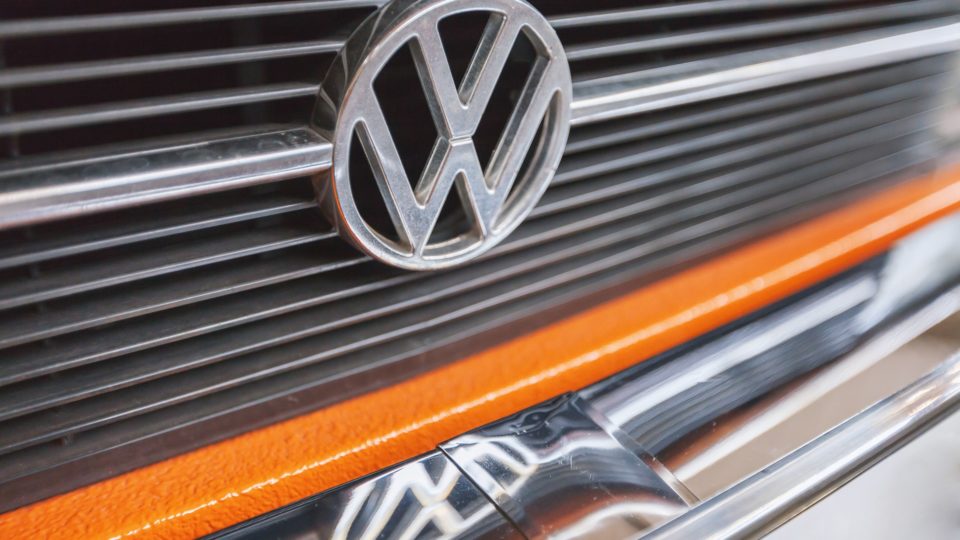 Volkswagen suspende produção