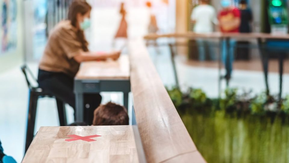 Restaurantes pretendem reduzir equipes e reformular processos para aumentar as vendas Recuperação restaurantes