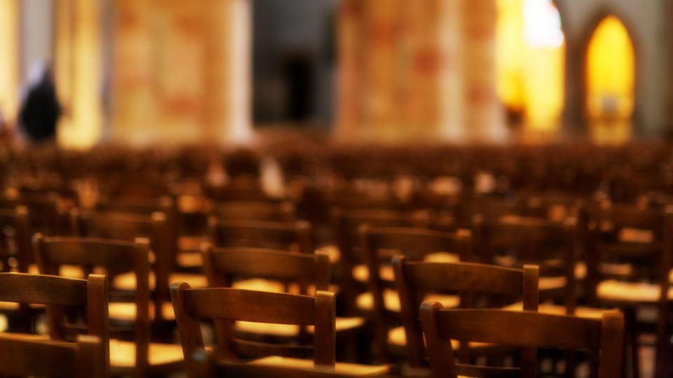 CPI da Intolerância Religiosa investiga atentados contra igrejas católicas e centros de religião africana CPI da Intolerância Religiosa no RJ quer que Polícia Civil apure nomes de autores de atentados contra igrejas e grupos religiosos.