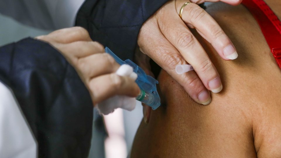 São Paulo promete vacinar toda a população adulta até 15 de setembro São Paulo promete vacinar toda a população adulta até setembro
