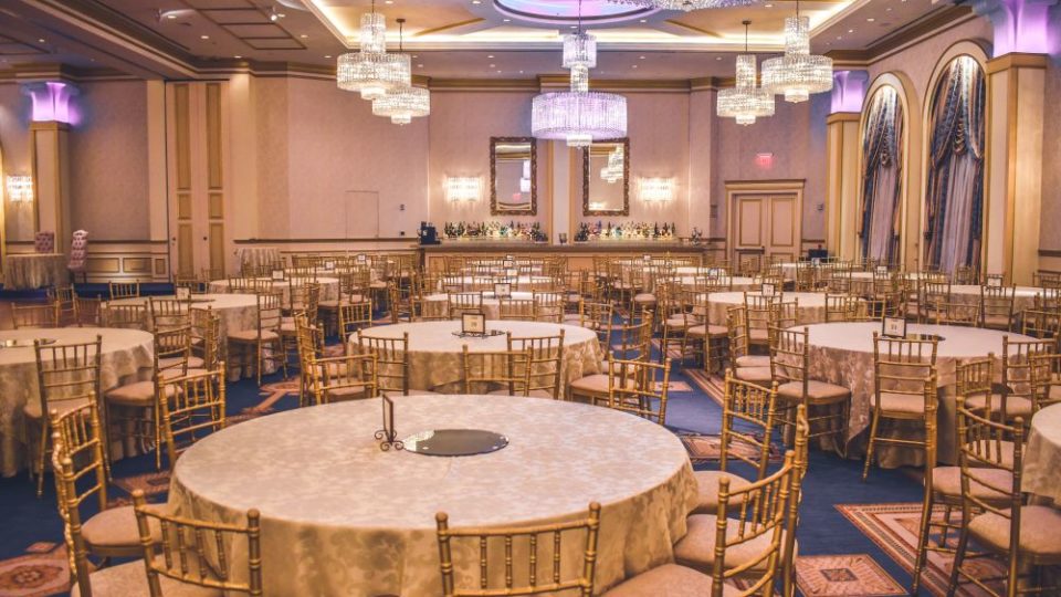 Lei vai permitir reabertura de bares e casas de eventos como restaurantes em Curitiba buffet eventos