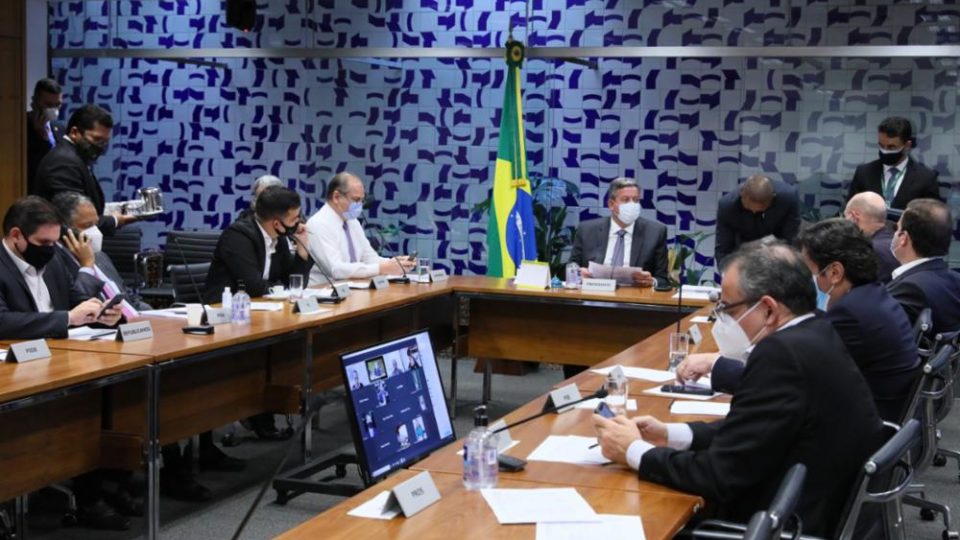 Câmara acelera votação de projeto que afrouxa a Lei de Improbidade: o que está em jogo? Projeto que muda Lei de Improbidade foi debatido na última reunião de líderes da Câmara dos Deputados.