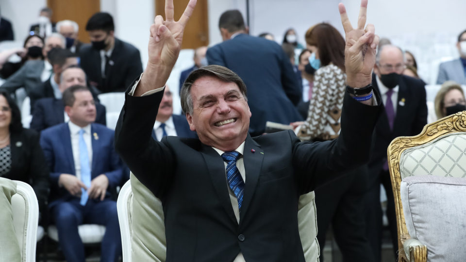 “Namoro” de Bolsonaro com o Patriota vai desalojar direita não alinhada ao presidente MBL Patriota Bolsonaro