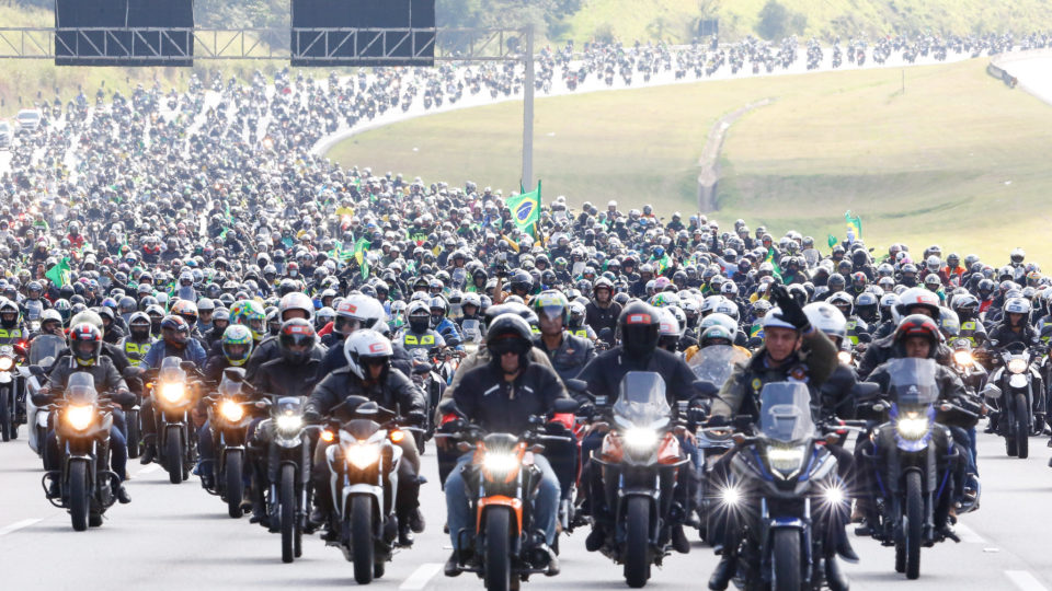 Pelo menos 120 mil motociclistas teriam participado da parada liderada pelo presidente Jair Bolsonaro em São Paulo, no sábado (12).