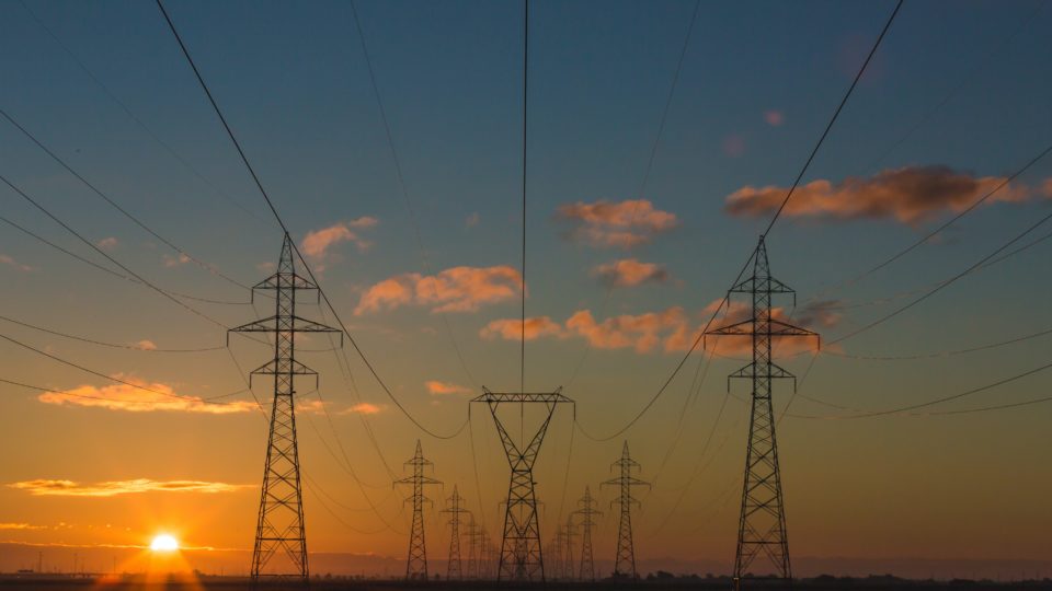 Contratação de térmicas prevista na MP da Eletrobras gera economia de R$ 8 bi, diz Abegás Estudo da Abegás afirma que contratação de usinas de térmicas a gás natural, prevista na Medida Provisória 1.031, da privatização da Eletrobras, vai garantir impacto nas tarifas da ordem de 3,3% no mercado regulado e de 5% no mercado livre. Imagem ilustrativa.