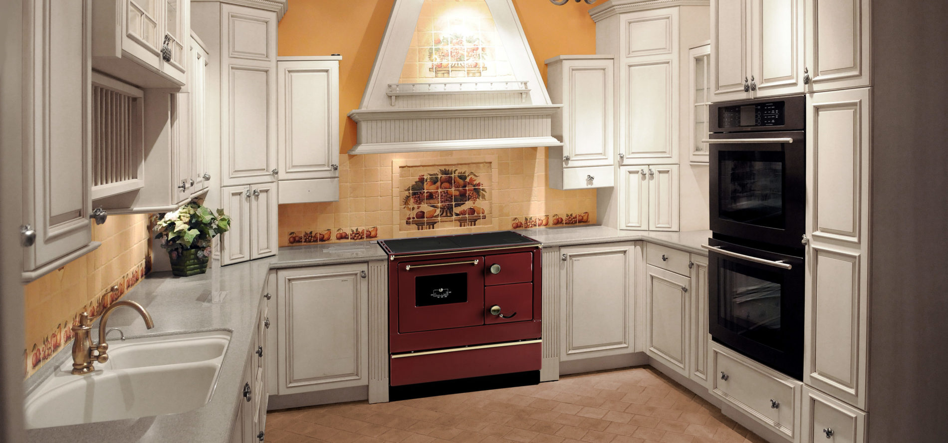Com diferentes cores e modelos, fogões a lenha de alta performance são incorporados em diversos estilos de decoração. Com diferentes cores e modelos, fogões a lenha de alta performance são incorporados em diversos estilos de decoração.