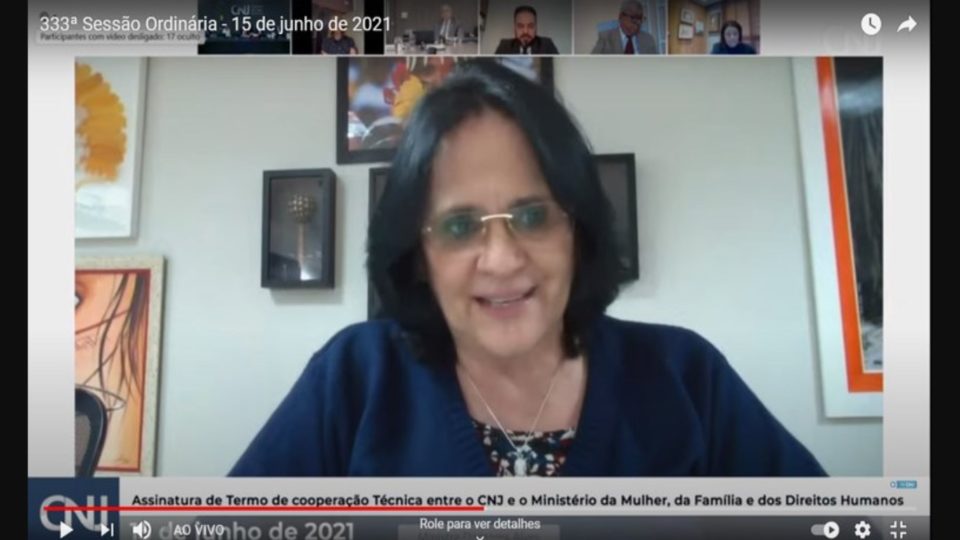 Casais vão receber materiais informativos sobre casamento do Ministério da Mulher Iniciativa é resultado de parceria entre o Ministério da Mulher, Família e Direitos Humanos (MMFDH) e o Conselho Nacional de Justiça (CNJ).
