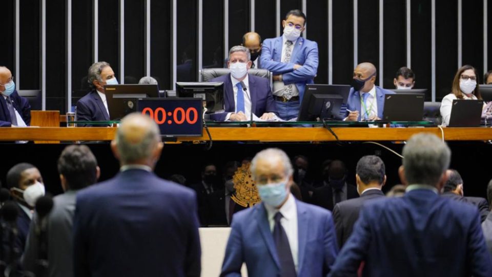 Quem são os deputados que votaram a favor e contra as mudanças na Lei de Improbidade Texto base foi aprovado pelo plenário da Câmara