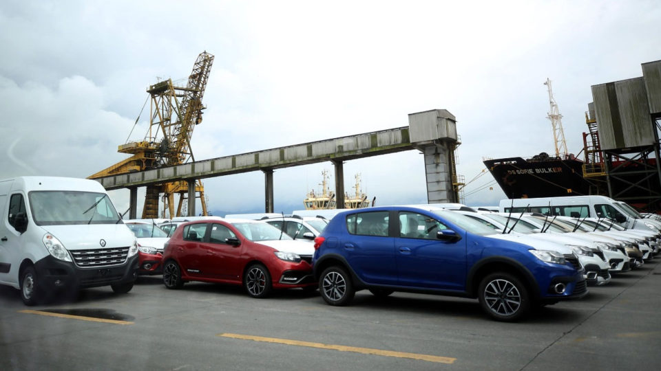 Exportações de maio têm melhor resultado desde 2012 no Paraná Indústria automotiva paranaense triplicou as vendas para o exterior.