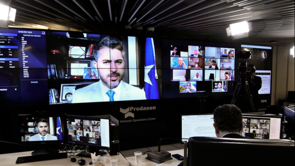 Relator acata emendas e faz novo parecer para evitar derrota na privatização da Eletrobras Marcos Rogério, relator da MP da privatização da Eletrobras, atendeu a pedido de parlamentares para conquistas votos favoráveis.