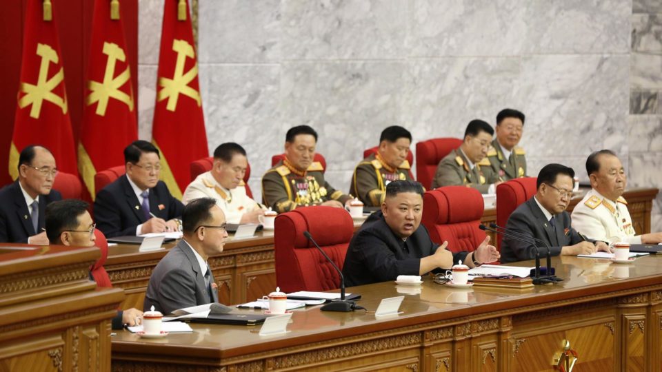 Kim Jong-un: “É preciso se preparar para o diálogo e para o confronto” com os EUA kim jong un