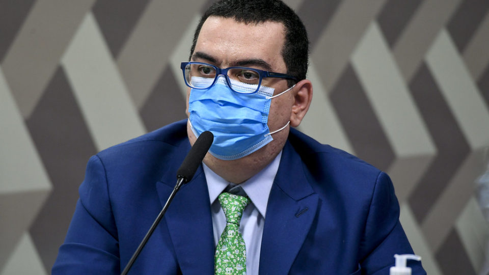 Médicos pró-tratamento precoce criticam politização e defendem autonomia Médicos